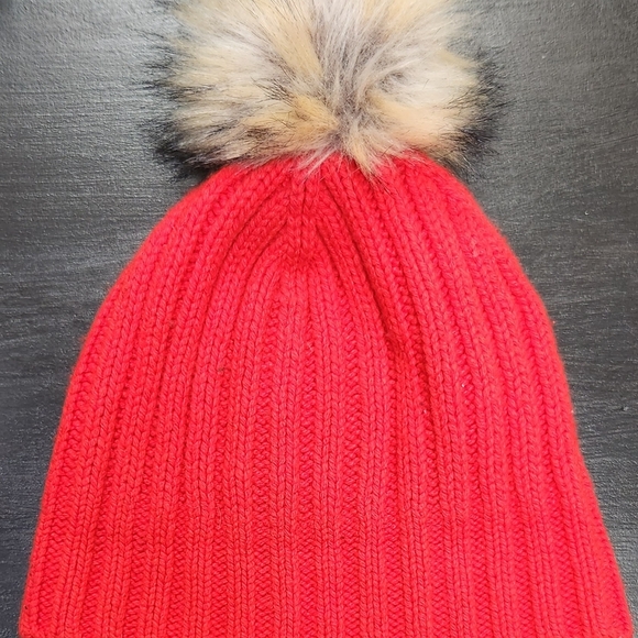 NWT Adorable Women's Red Beanie Hat w/ Pom - Picture 7 of 7